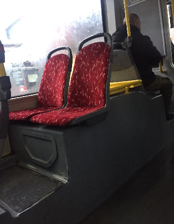 Halk Otobüsünde çiftli koltuk konforu